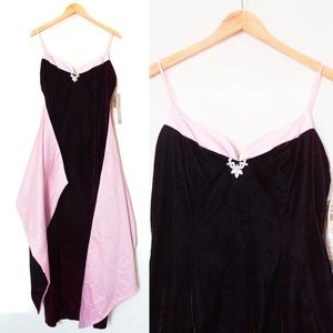 Roberta | Vintage 80’s/90’s Burgundy & Pink Velvet Strap Formal Dress | Size 11